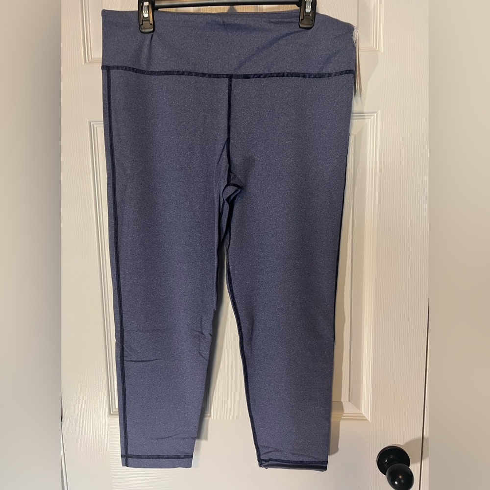 Vineyard Vines Performance Leggings. NWT
